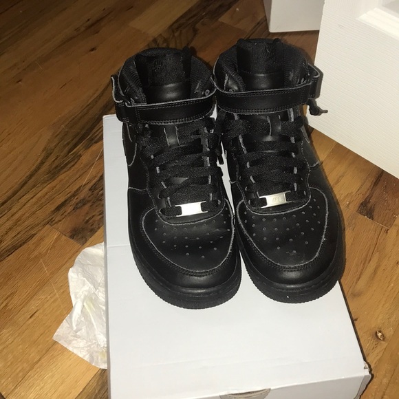 Black Air Force 1 - Picture 1 of 6